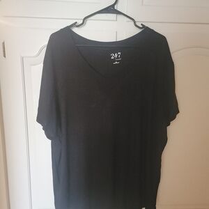 Maurices Black V-Neck Short Sleeve Tee
